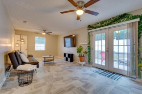 Lovely Little Rock Home with Fire Pit and Yard!